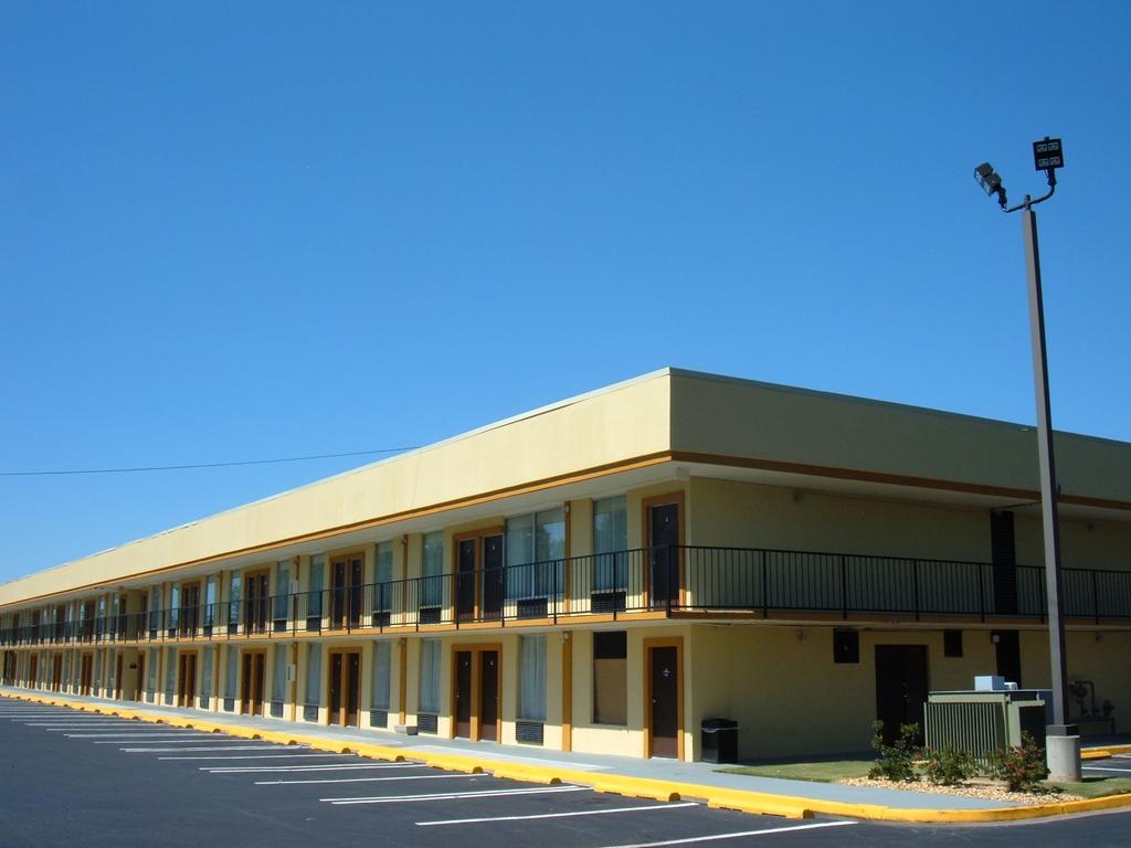 Days Inn By Wyndham Madison Luaran gambar