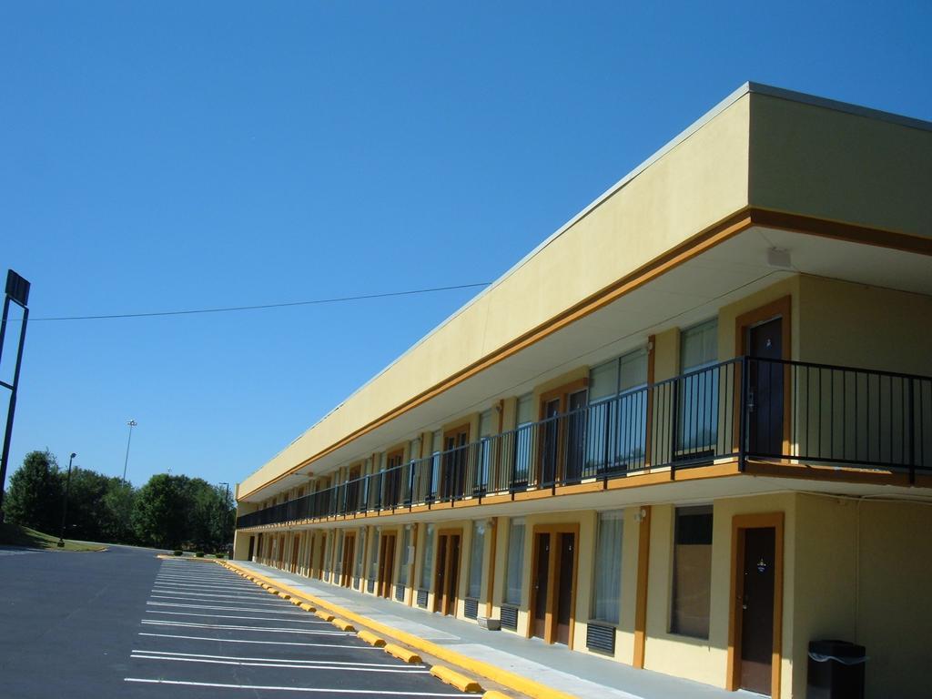 Days Inn By Wyndham Madison Luaran gambar
