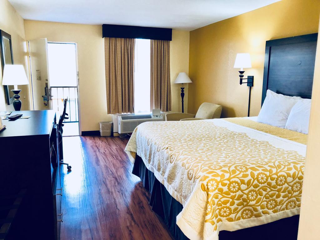 Days Inn By Wyndham Madison Luaran gambar