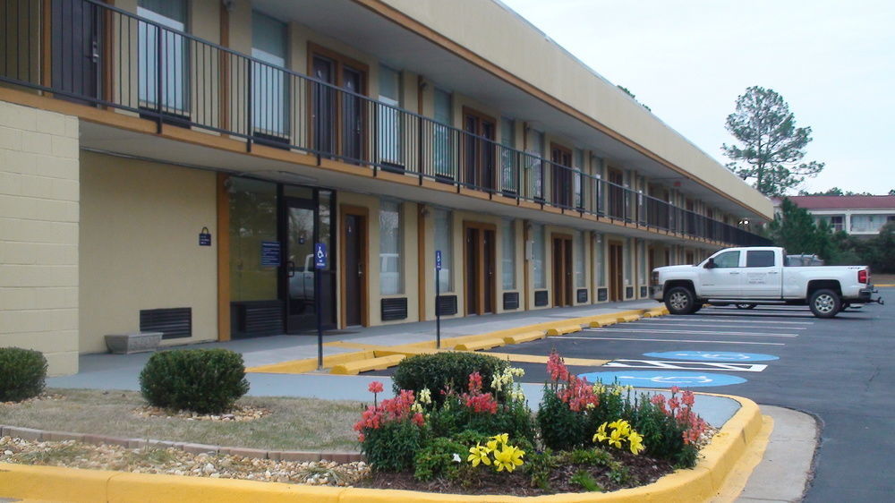 Days Inn By Wyndham Madison Luaran gambar