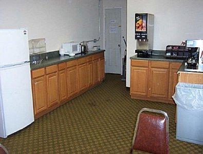 Days Inn By Wyndham Madison Restoran gambar