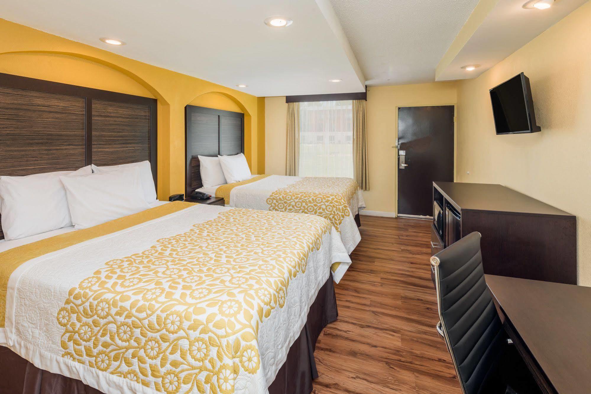 Days Inn By Wyndham Madison Luaran gambar