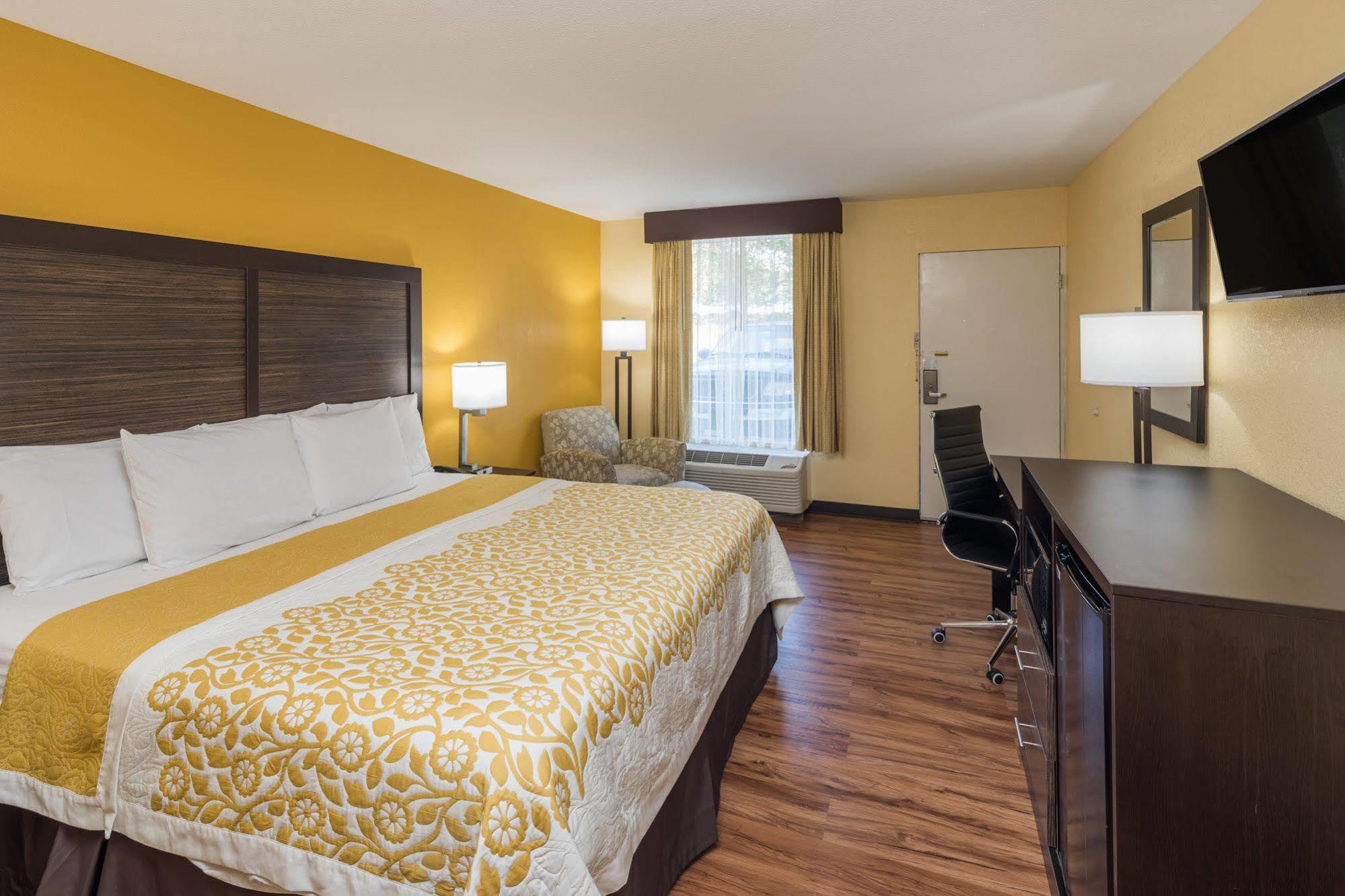 Days Inn By Wyndham Madison Luaran gambar
