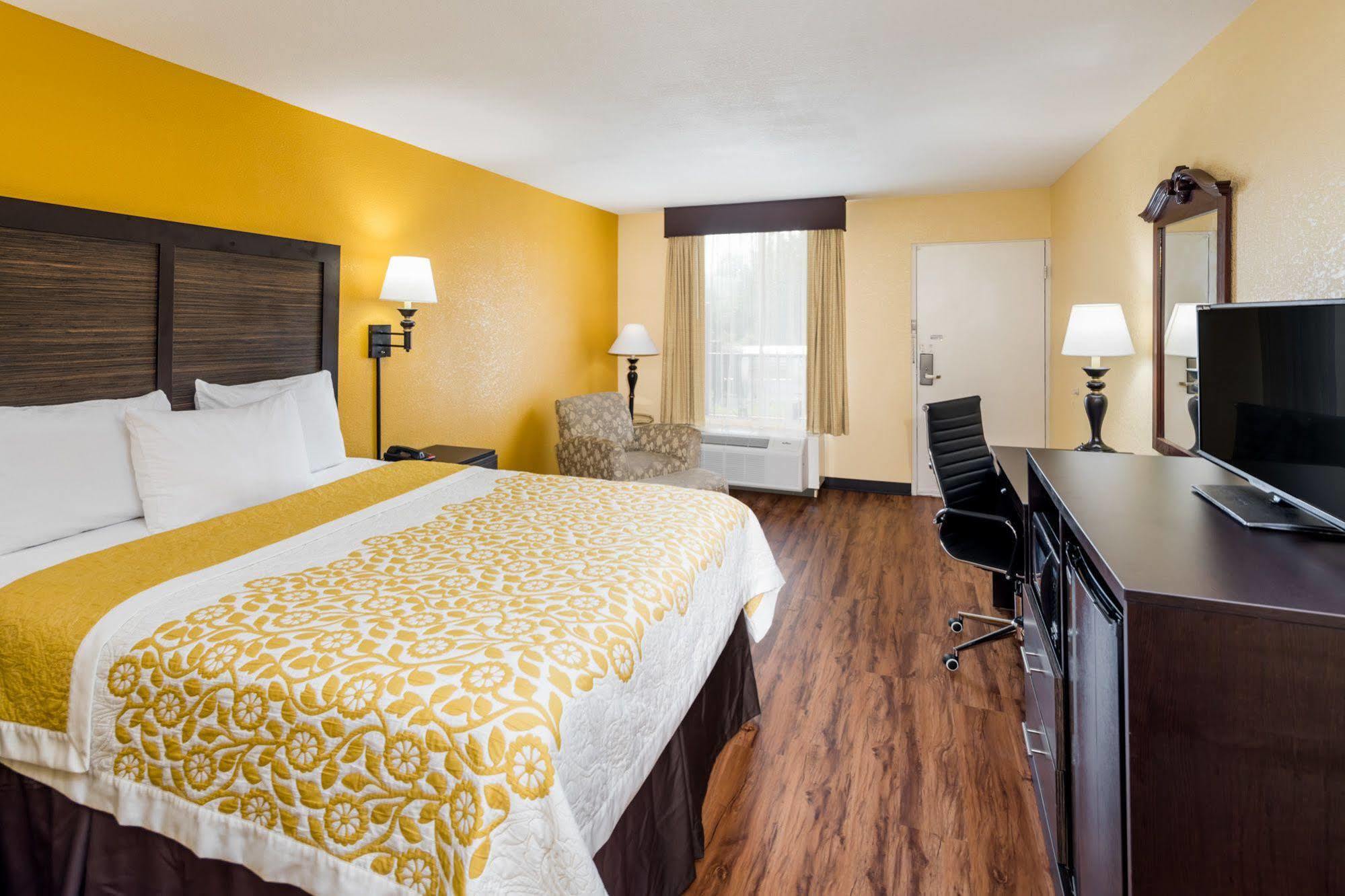 Days Inn By Wyndham Madison Luaran gambar
