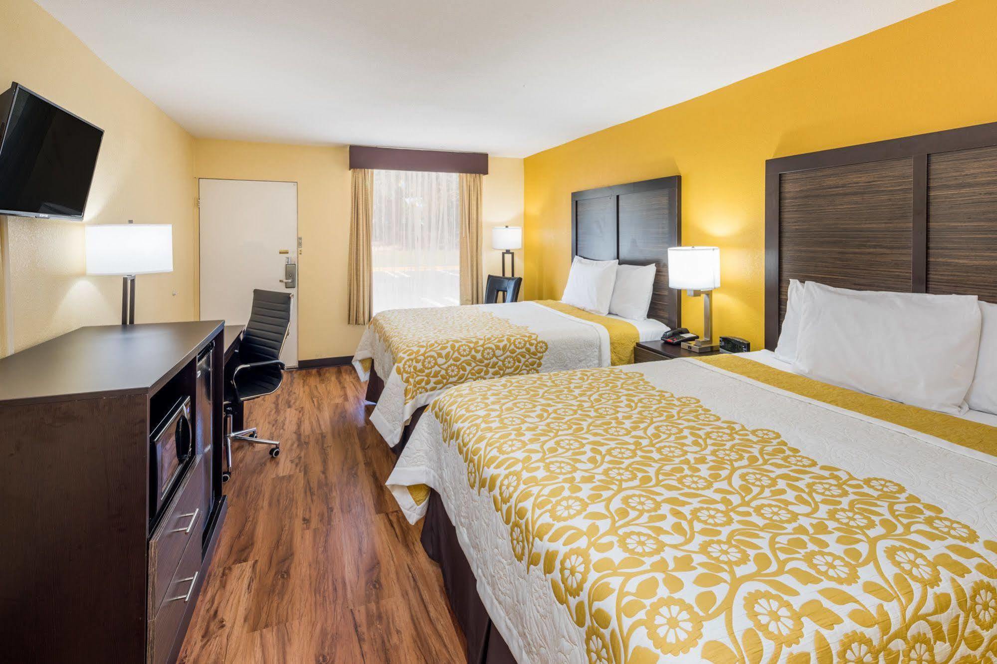 Days Inn By Wyndham Madison Luaran gambar