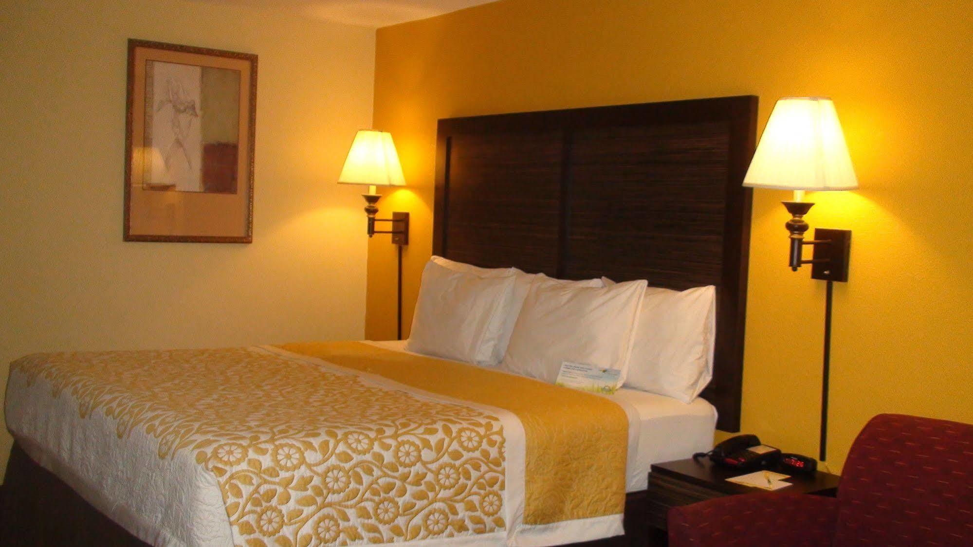 Days Inn By Wyndham Madison Luaran gambar