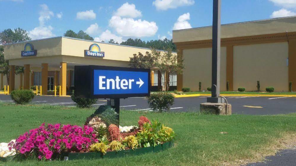 Days Inn By Wyndham Madison Luaran gambar