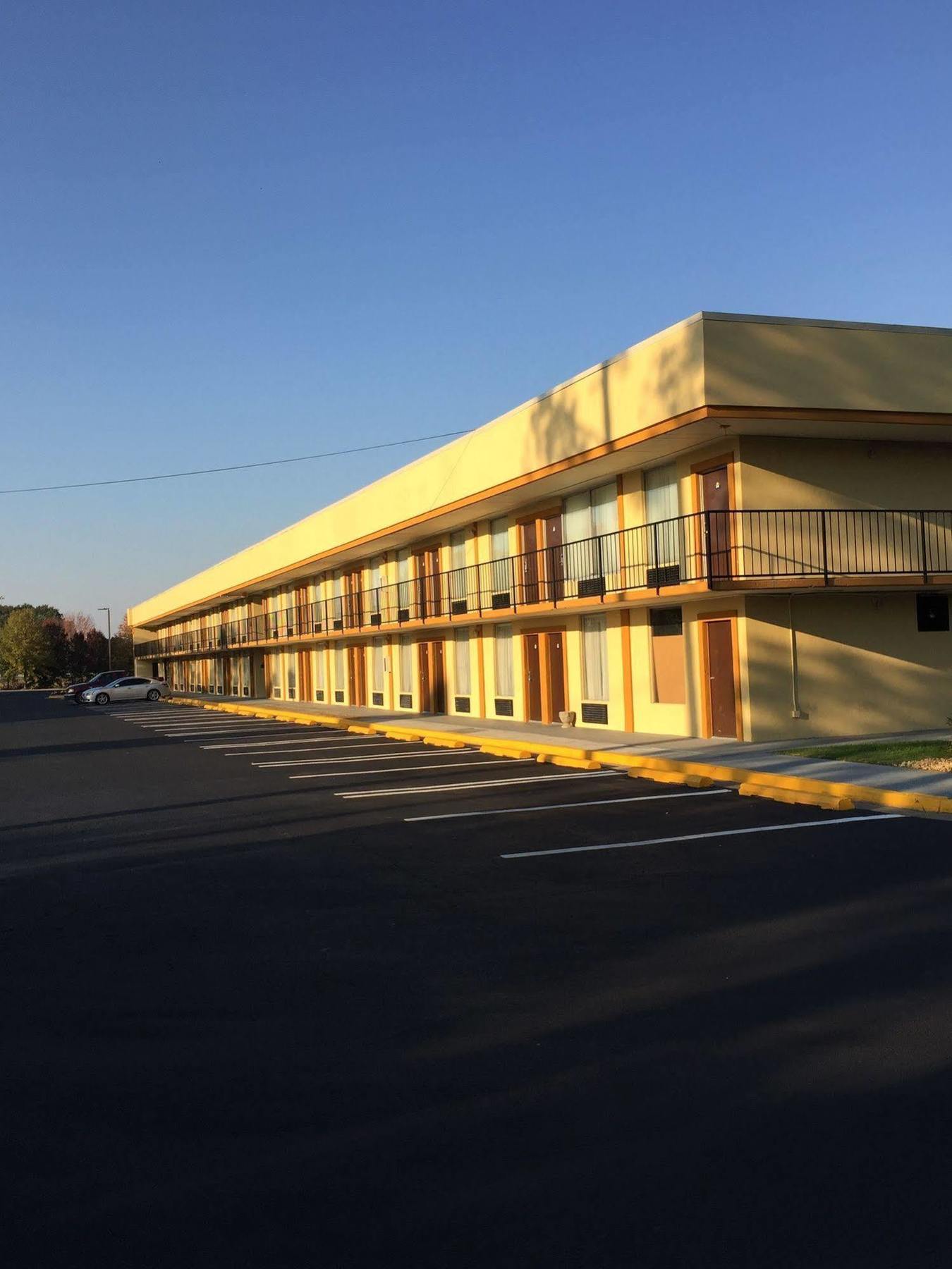 Days Inn By Wyndham Madison Luaran gambar